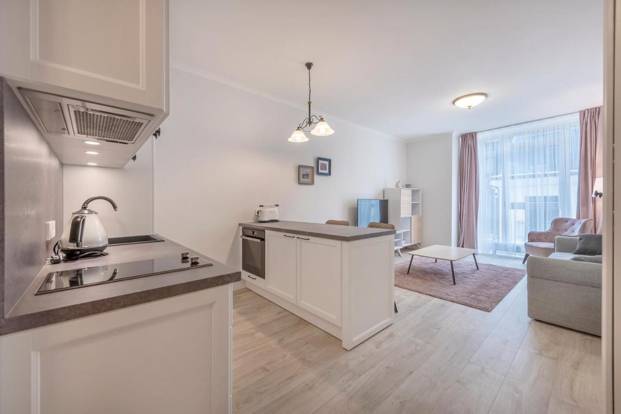 Happy Inn Just Studio, Self Check-In-24X7,Parking-In-The-Underground-Garage Вилнюс Екстериор снимка